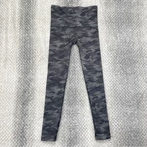 Spanx Gray Camo Seamless Cropped Leggings